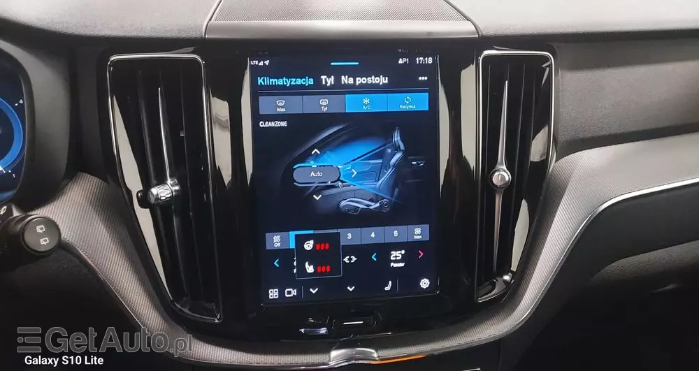 VOLVO XC 60 B4 D Plus Dark