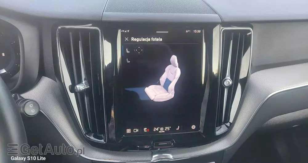 VOLVO XC 60 B4 D Plus Dark