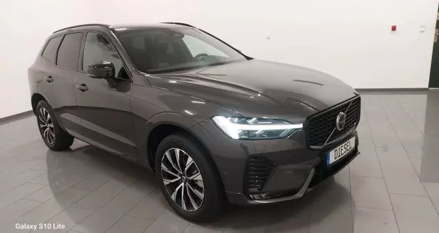VOLVO XC 60 B4 D Plus Dark