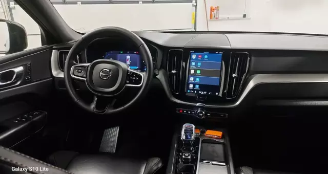 VOLVO XC 60 B4 D Plus Dark