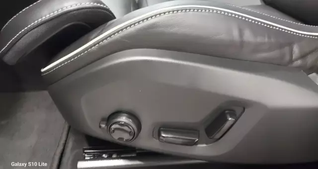 VOLVO XC 60 B4 D Plus Dark