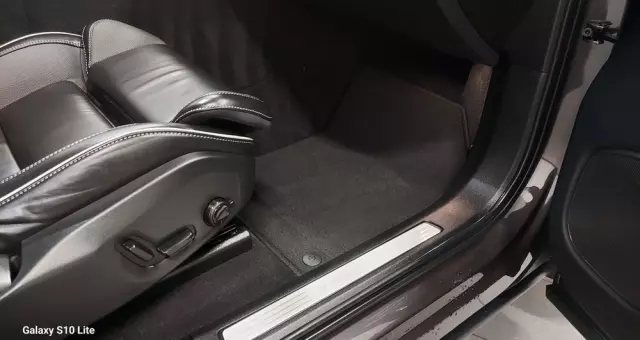 VOLVO XC 60 B4 D Plus Dark