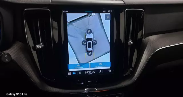 VOLVO XC 60 B4 D Plus Dark