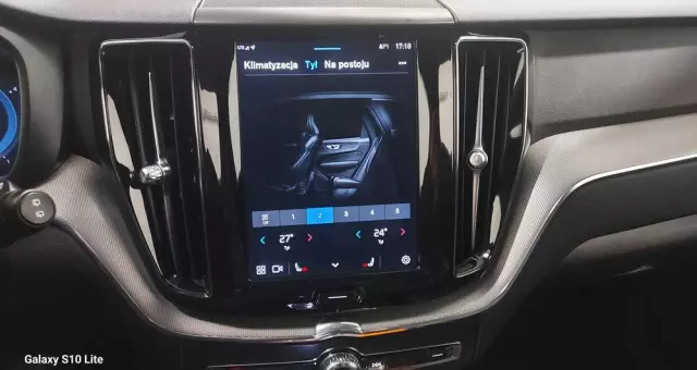 VOLVO XC 60 B4 D Plus Dark