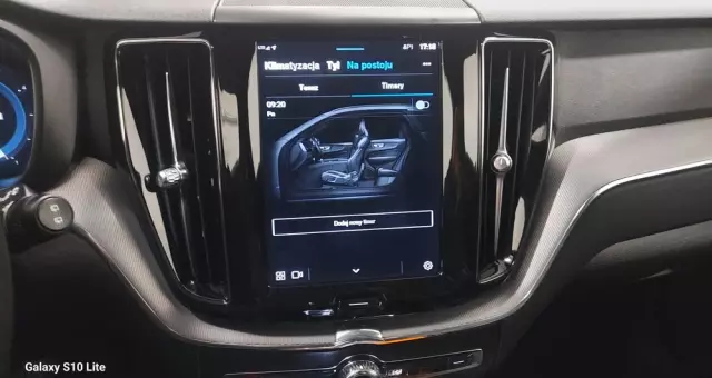 VOLVO XC 60 B4 D Plus Dark