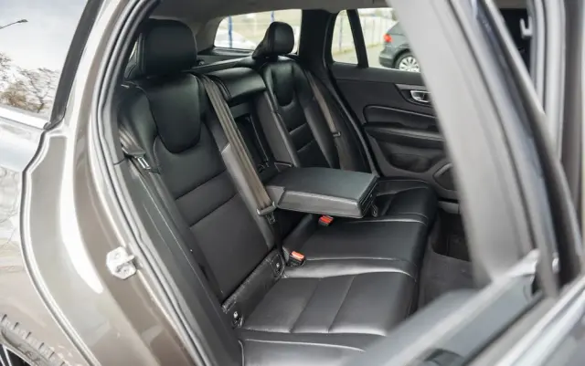 VOLVO V60 B4 B Geartronic Inscription