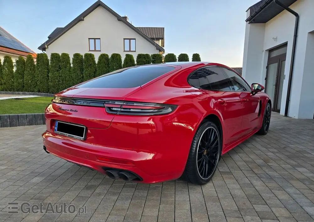 PORSCHE Panamera 