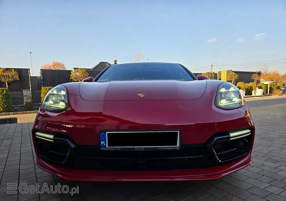 PORSCHE Panamera 