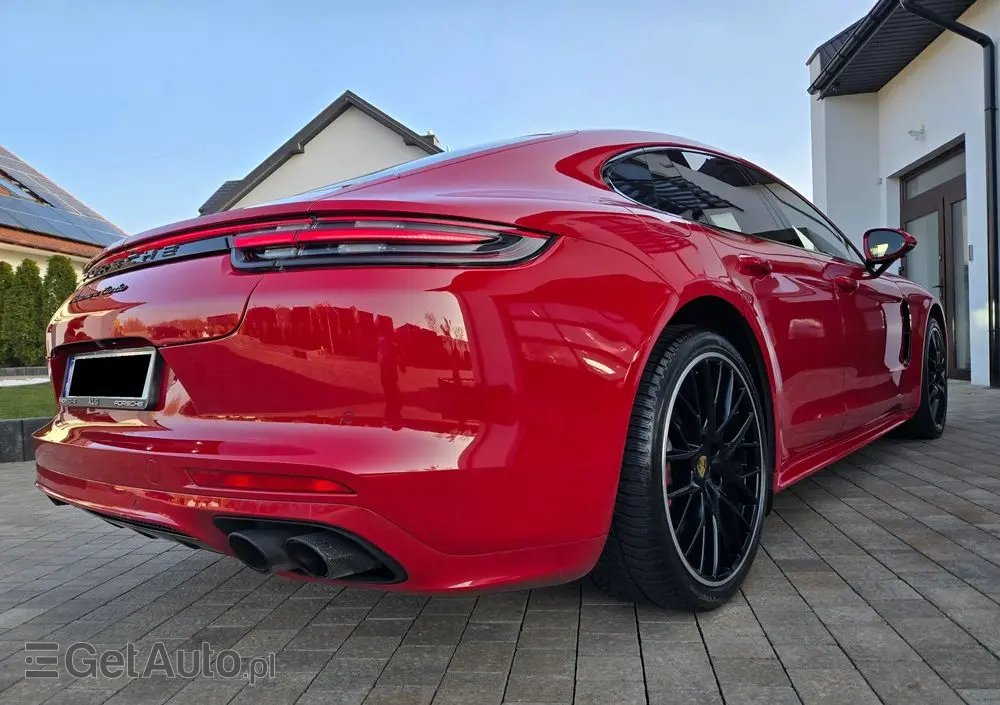 PORSCHE Panamera 