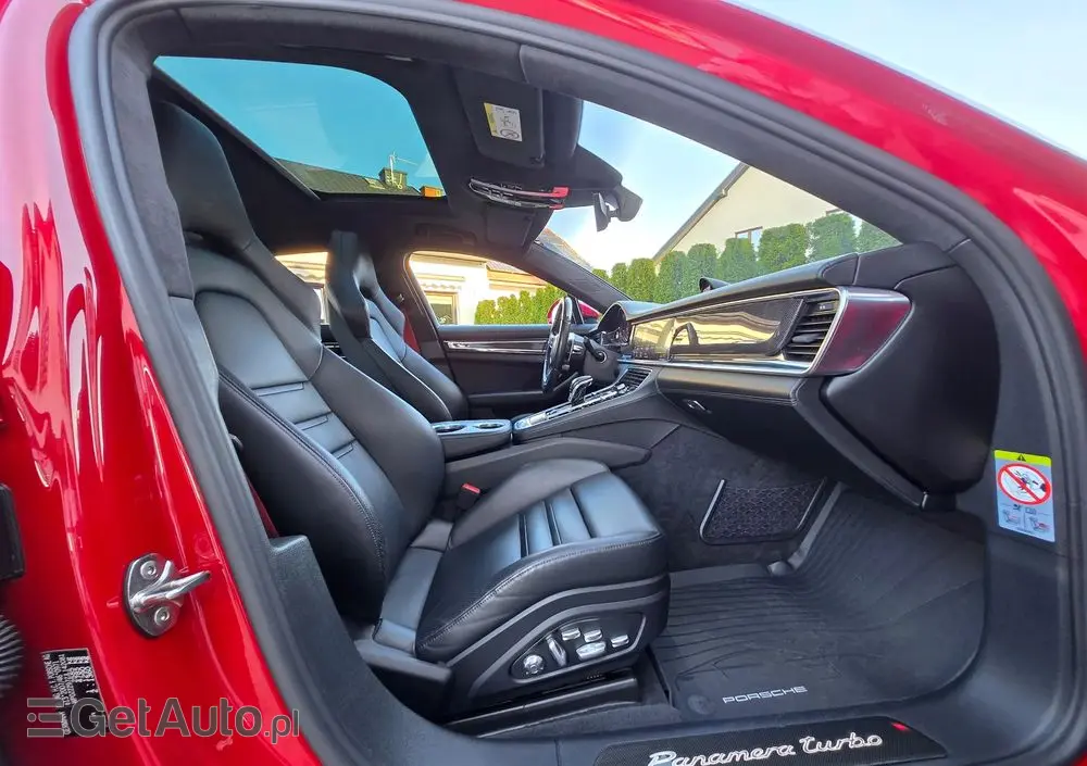 PORSCHE Panamera 
