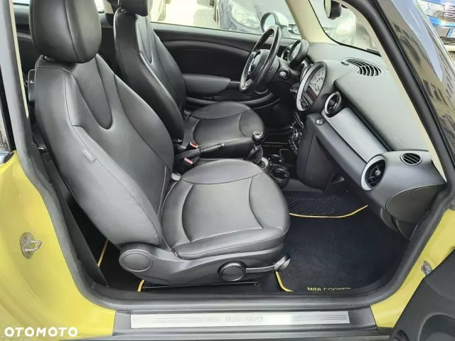 MINI Cooper Standard