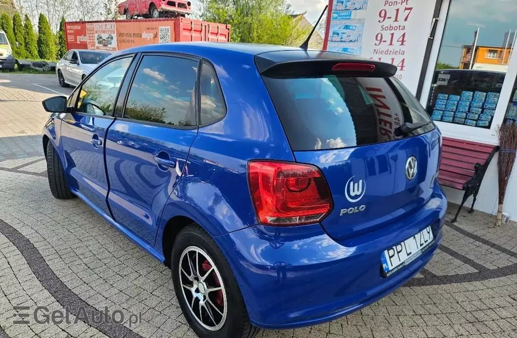 VOLKSWAGEN Polo 