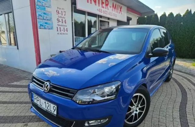 VOLKSWAGEN Polo 