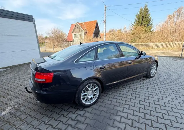 AUDI A6 Limousine 