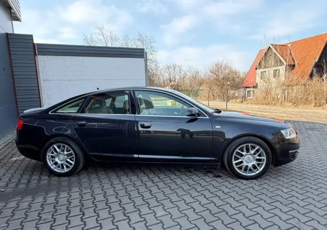 AUDI A6 Limousine 