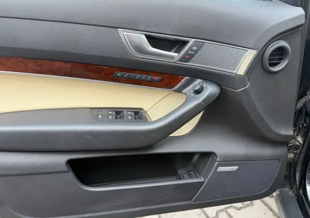 AUDI A6 Limousine 