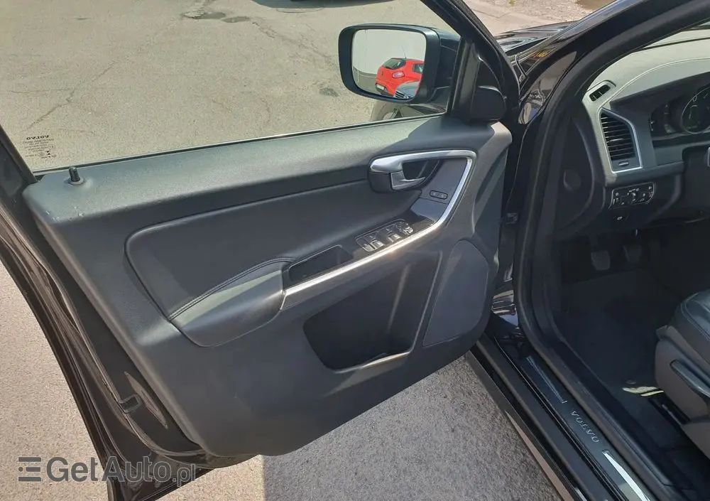 VOLVO XC 60 D4 Momentum Pro