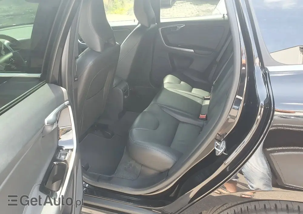 VOLVO XC 60 D4 Momentum Pro