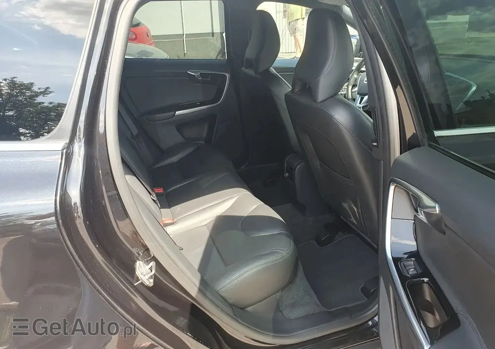 VOLVO XC 60 D4 Momentum Pro