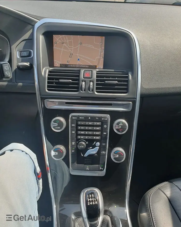 VOLVO XC 60 D4 Momentum Pro