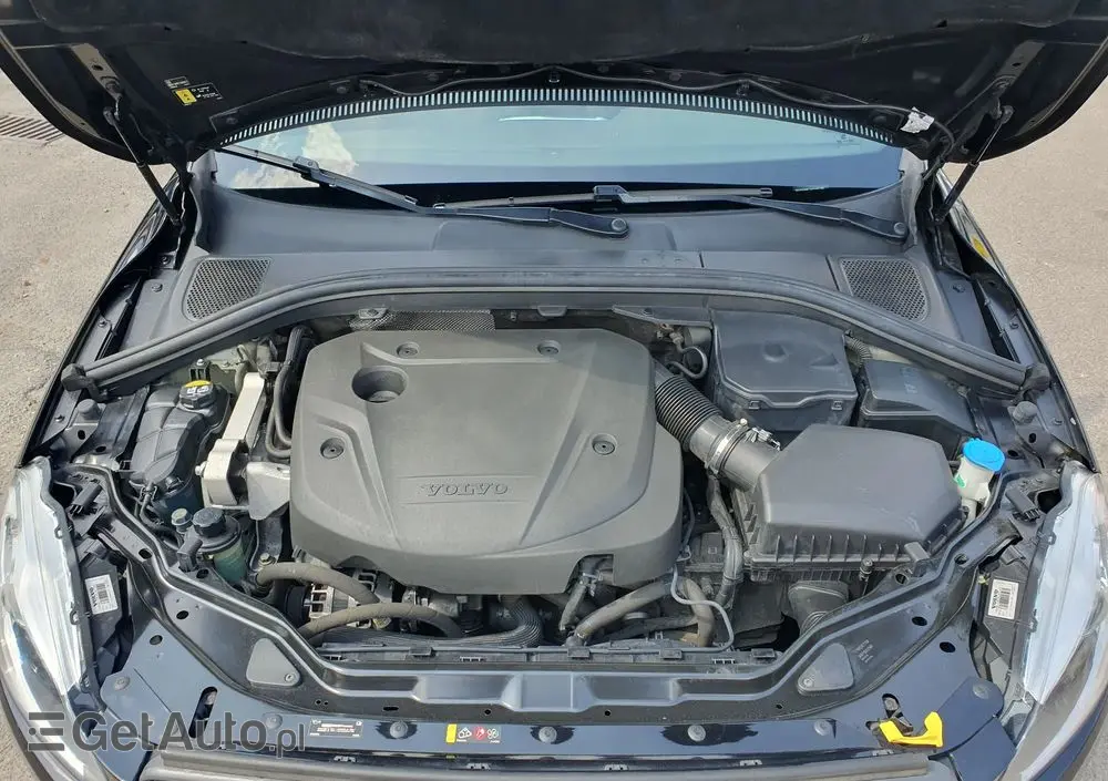 VOLVO XC 60 D4 Momentum Pro