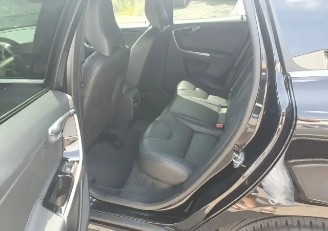 VOLVO XC 60 D4 Momentum Pro