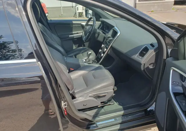 VOLVO XC 60 D4 Momentum Pro