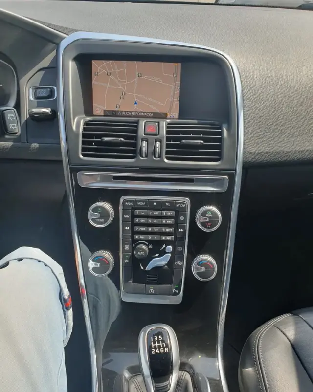 VOLVO XC 60 D4 Momentum Pro