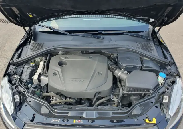 VOLVO XC 60 D4 Momentum Pro