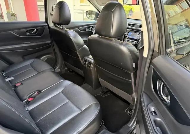 NISSAN X-Trail 1.6 DCi N-Connecta 2WD
