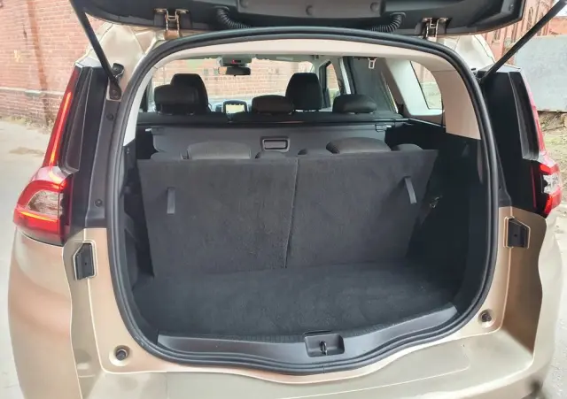 RENAULT Grand Scenic TCe 140 GPF BUSINESS EDITION