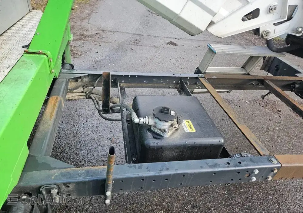 IVECO DAILY  ZWYŻKA , PODNOŚNIK KOSZOWY 20 METRÓW 