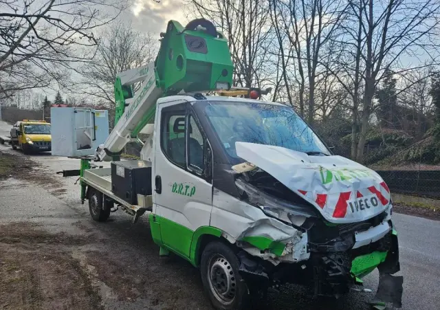 IVECO DAILY  ZWYŻKA , PODNOŚNIK KOSZOWY 20 METRÓW 