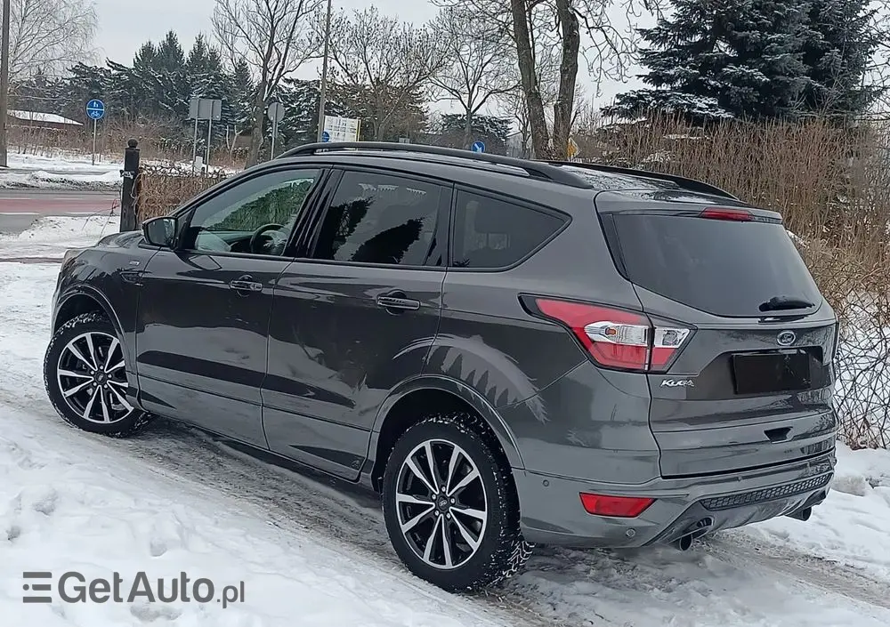 FORD Kuga 2.0 TDCi 2x4 ST-Line