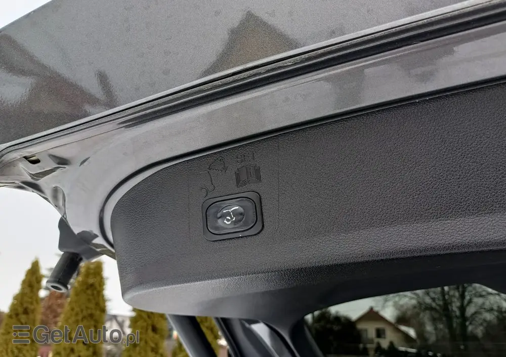 FORD Kuga 2.0 TDCi 2x4 ST-Line