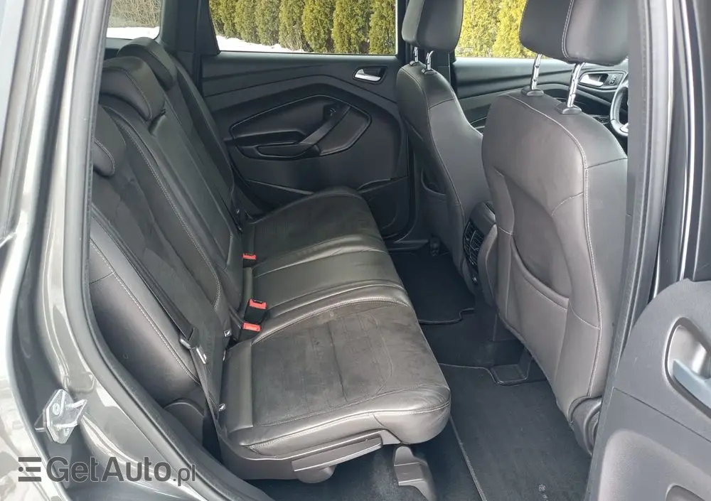 FORD Kuga 2.0 TDCi 2x4 ST-Line