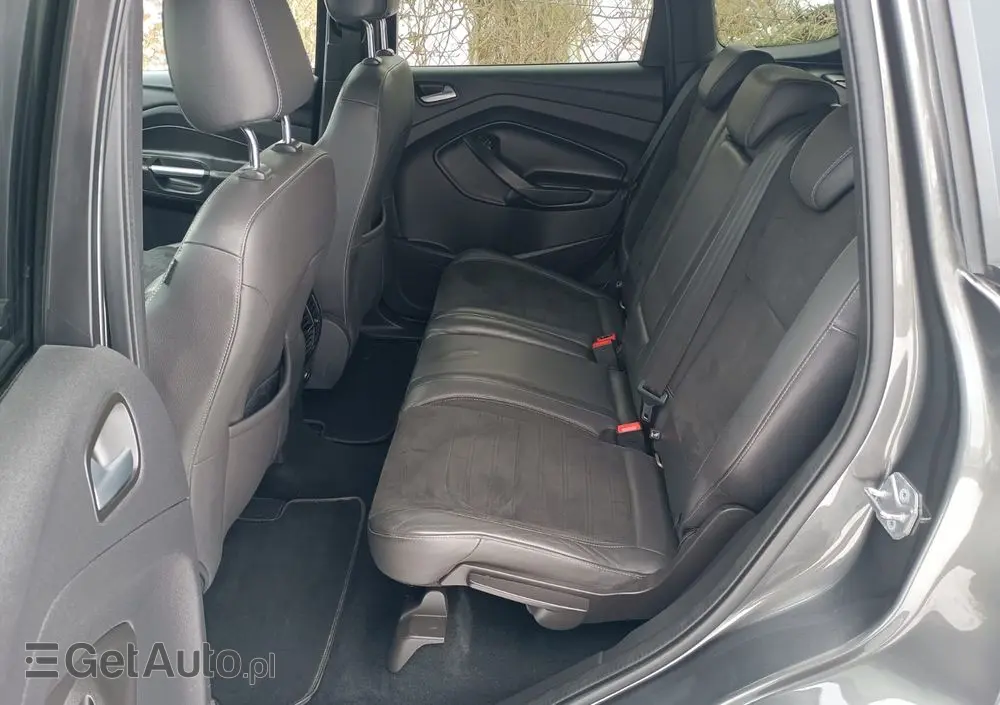 FORD Kuga 2.0 TDCi 2x4 ST-Line