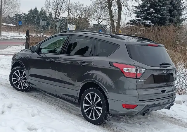 FORD Kuga 2.0 TDCi 2x4 ST-Line
