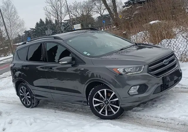 FORD Kuga 2.0 TDCi 2x4 ST-Line