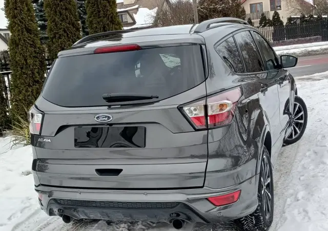 FORD Kuga 2.0 TDCi 2x4 ST-Line