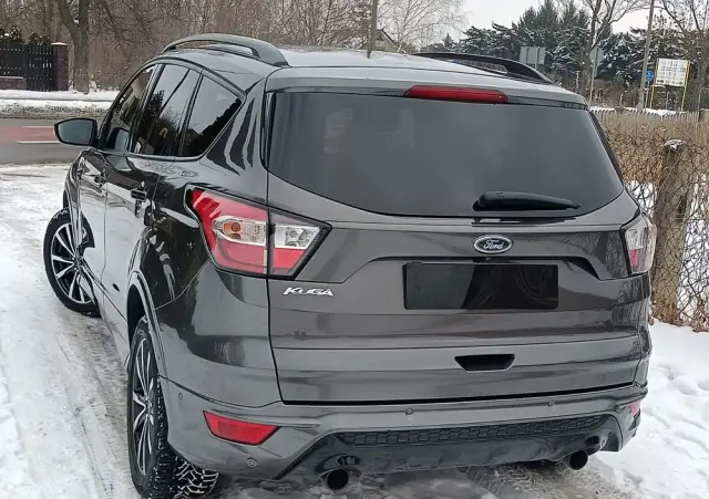 FORD Kuga 2.0 TDCi 2x4 ST-Line