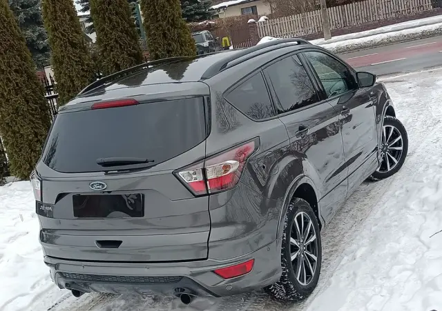 FORD Kuga 2.0 TDCi 2x4 ST-Line