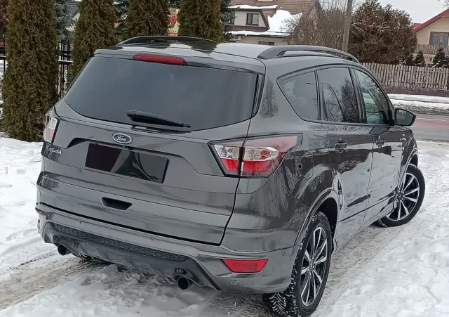 FORD Kuga 2.0 TDCi 2x4 ST-Line