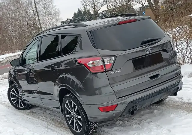 FORD Kuga 2.0 TDCi 2x4 ST-Line