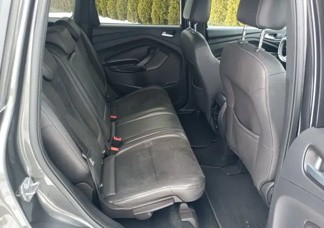 FORD Kuga 2.0 TDCi 2x4 ST-Line