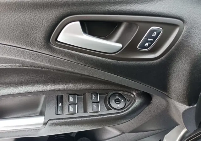 FORD Kuga 2.0 TDCi 2x4 ST-Line