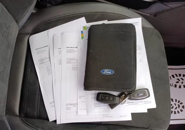 FORD Kuga 2.0 TDCi 2x4 ST-Line