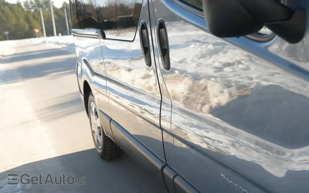 RENAULT Trafic Passenger Pack Clim