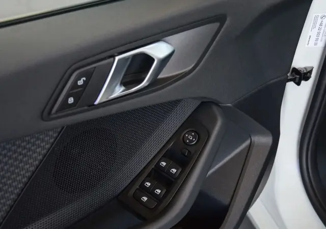 BMW Seria 1 118i Advantage