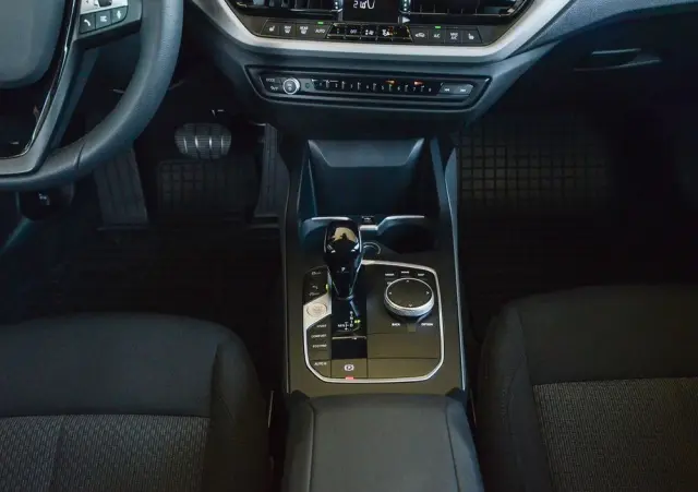 BMW Seria 1 118i Advantage